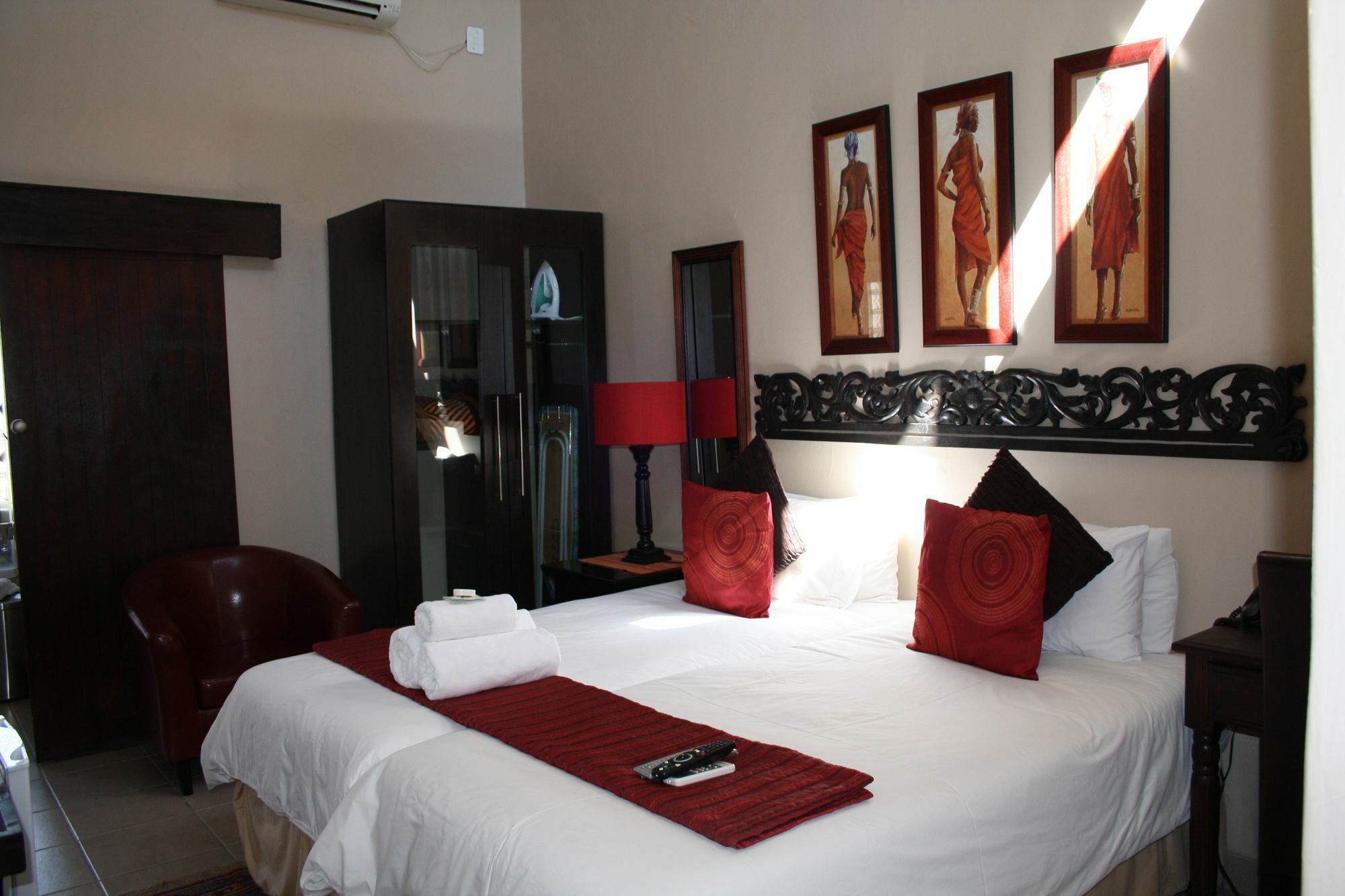African Tribes Guest Lodge & Conference Kempton Park Exterior foto