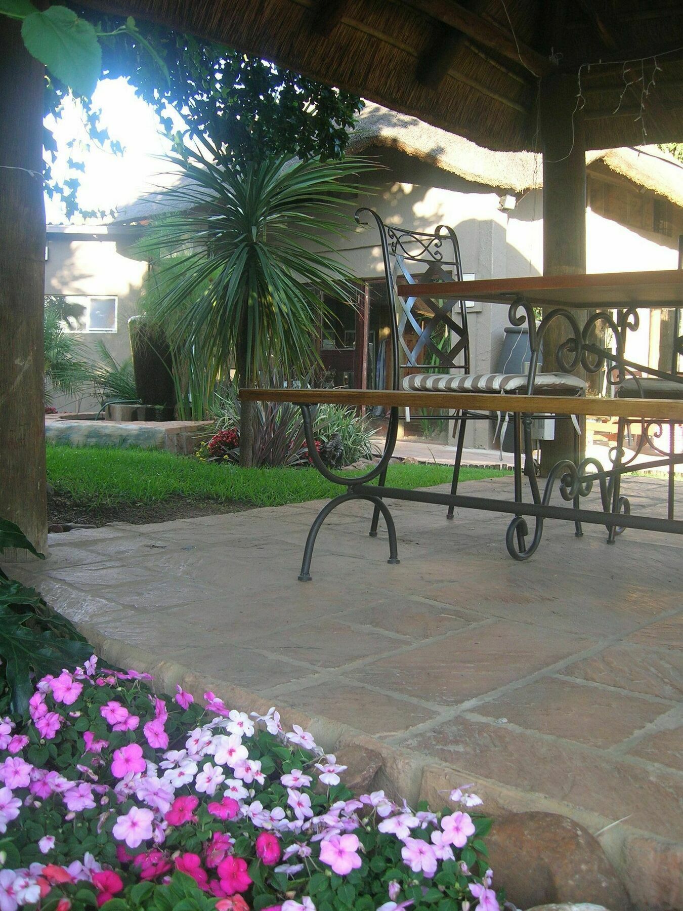 African Tribes Guest Lodge & Conference Kempton Park Exterior foto